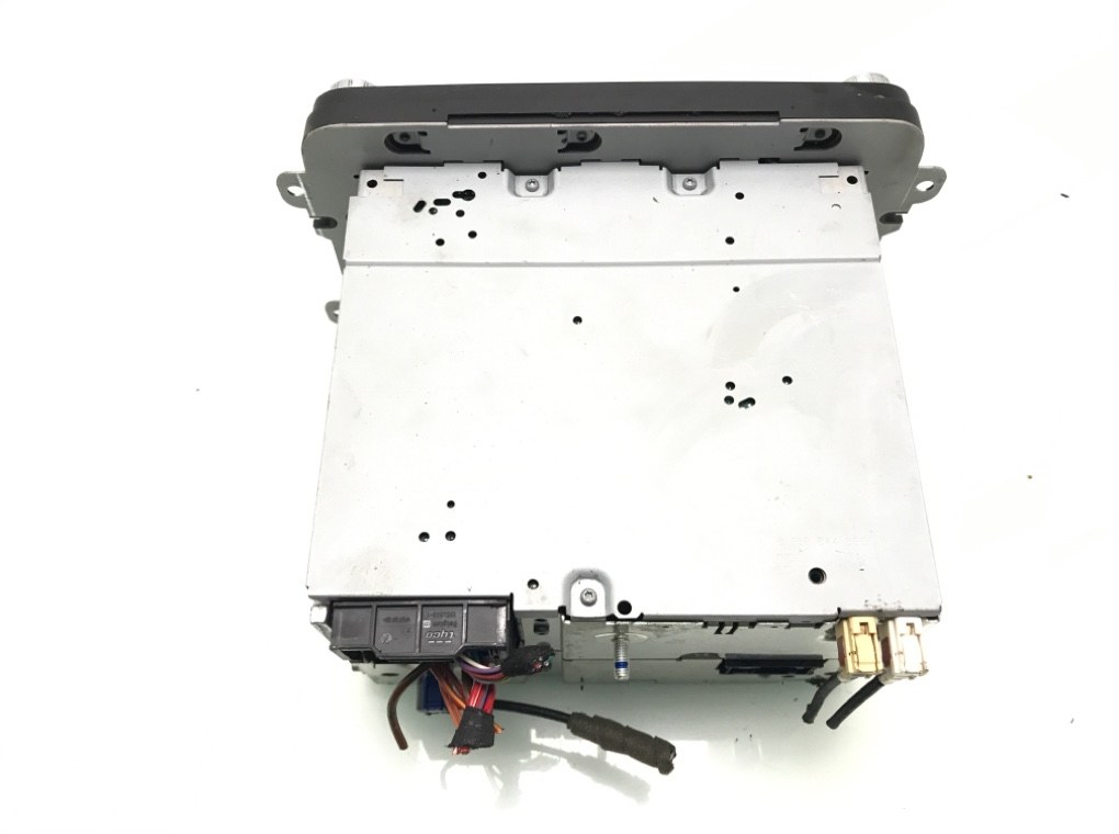 Магнитола бу для Volkswagen Passat B6 2.0 TDi, 2006 г. Магнитола бу для Volkswagen Passat B6 2.0 TDi, 2006 г.