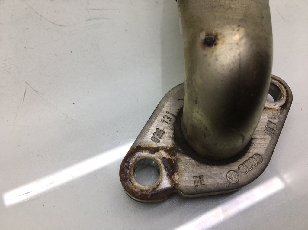 Трубка системы рециркуляции EGR бу для Audi A3 8P 1.9 TDi,  2006 г.