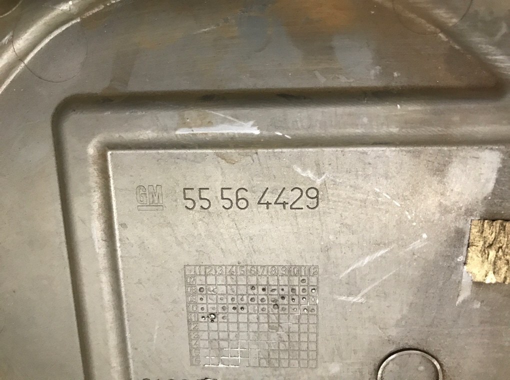 Защита (кожух) ремня ГРМ бу для Opel Insignia  2.0 CDTi,  2011 г.