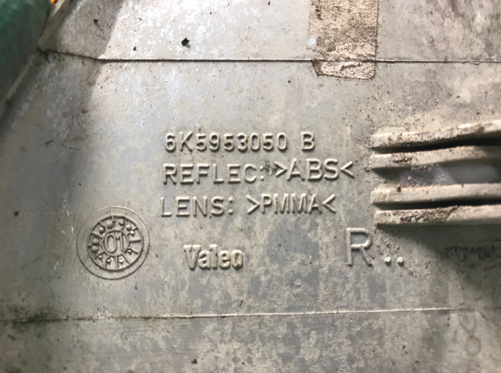 Поворотник правый бу для Volkswagen Caddy  1.9 TD,  2002 г.