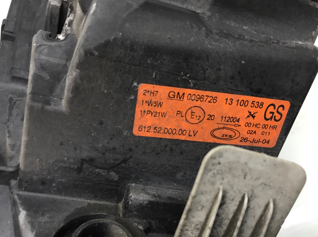 Фара правая бу для Opel Corsa C 1.4 i,  2004 г.