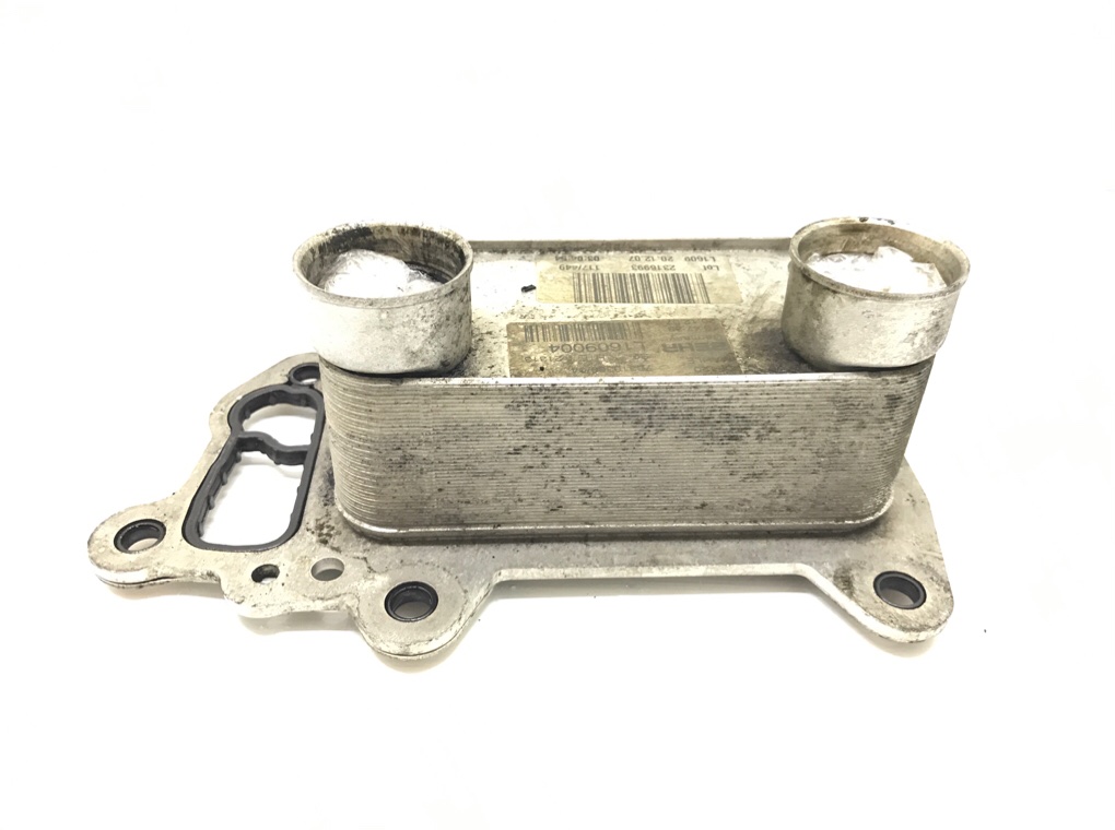 Радиатор масляный бу для BMW 5 E60/E61 2.0 TD,  2008 г.