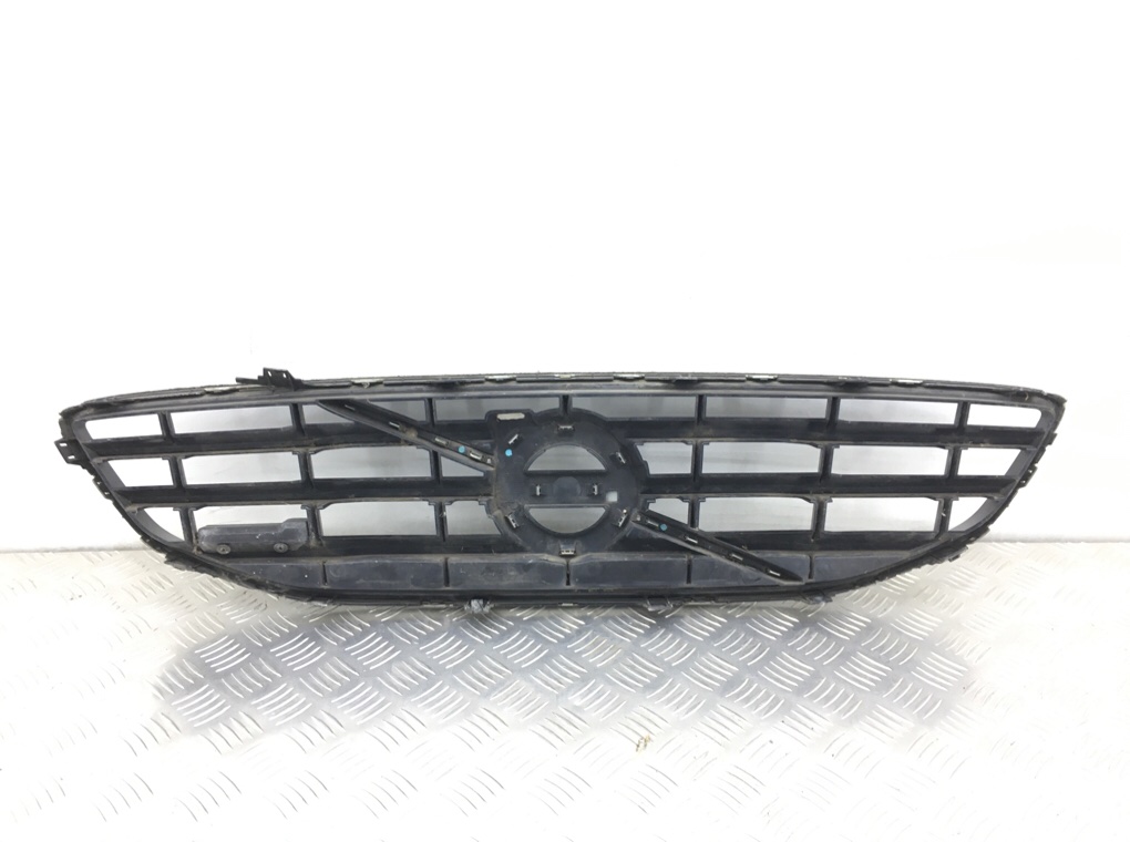 Решетка радиатора бу для Volvo V40 2 1.6 TD,  2013 г.