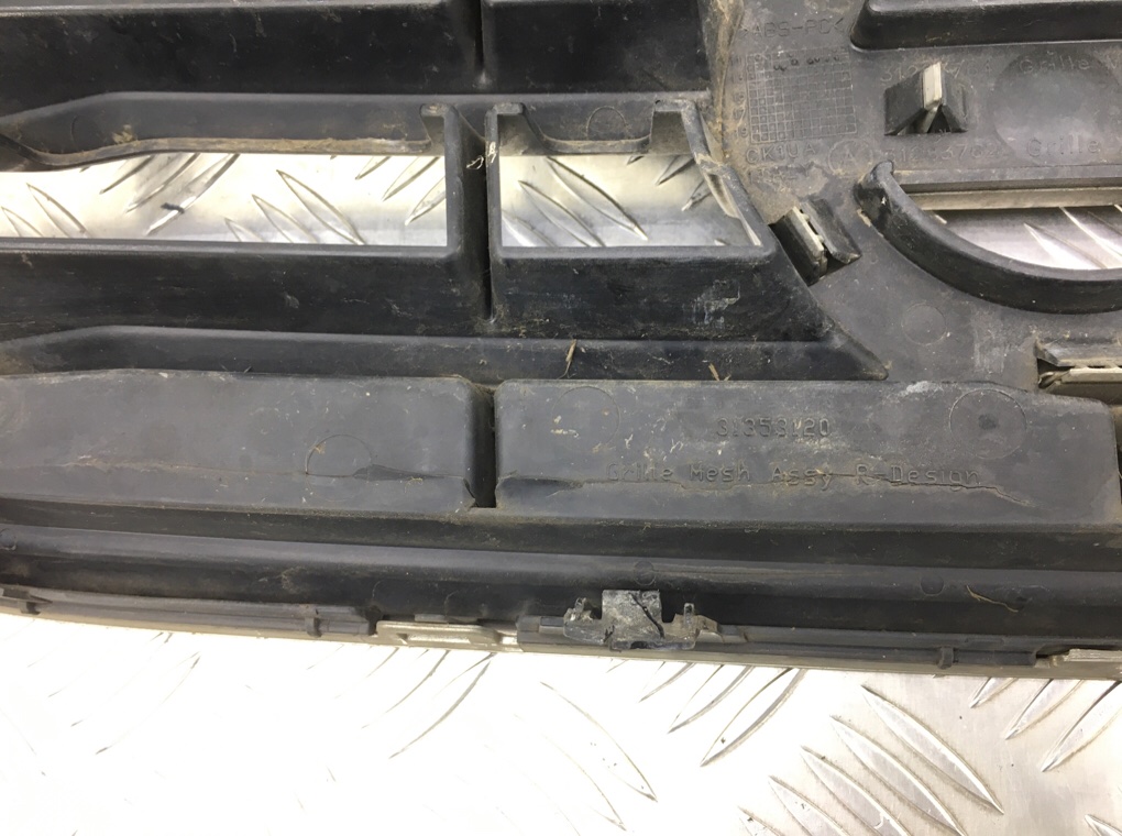 Решетка радиатора бу для Volvo V40 2 1.6 TD,  2013 г.