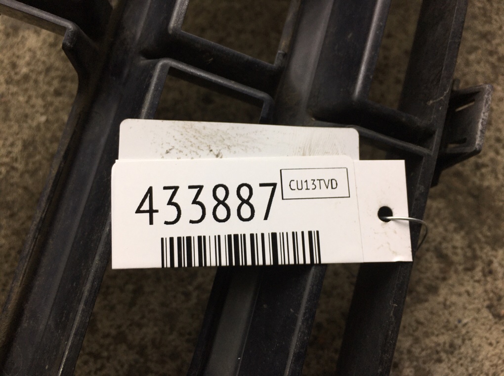 Решетка радиатора бу для Volvo V40 2 1.6 TD,  2013 г.