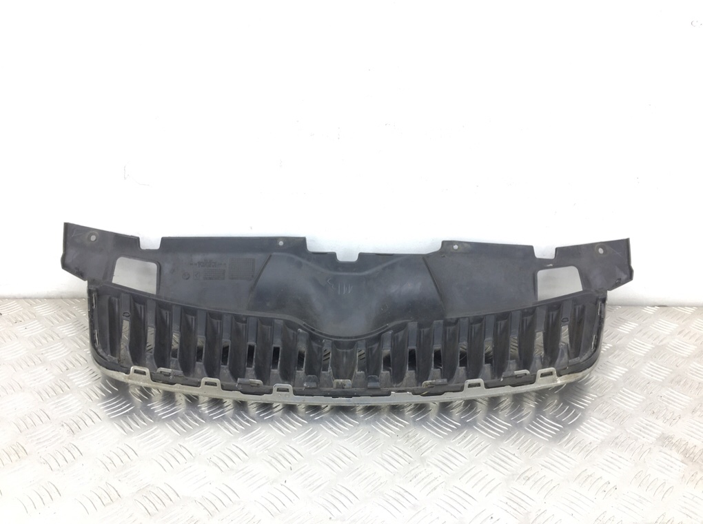 Решетка радиатора бу для Skoda Fabia 2 1.2 TSI,  2010 г.