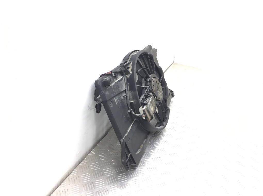 Вентилятор радиатора бу для Volvo S40  2.0 D,  2005 г.