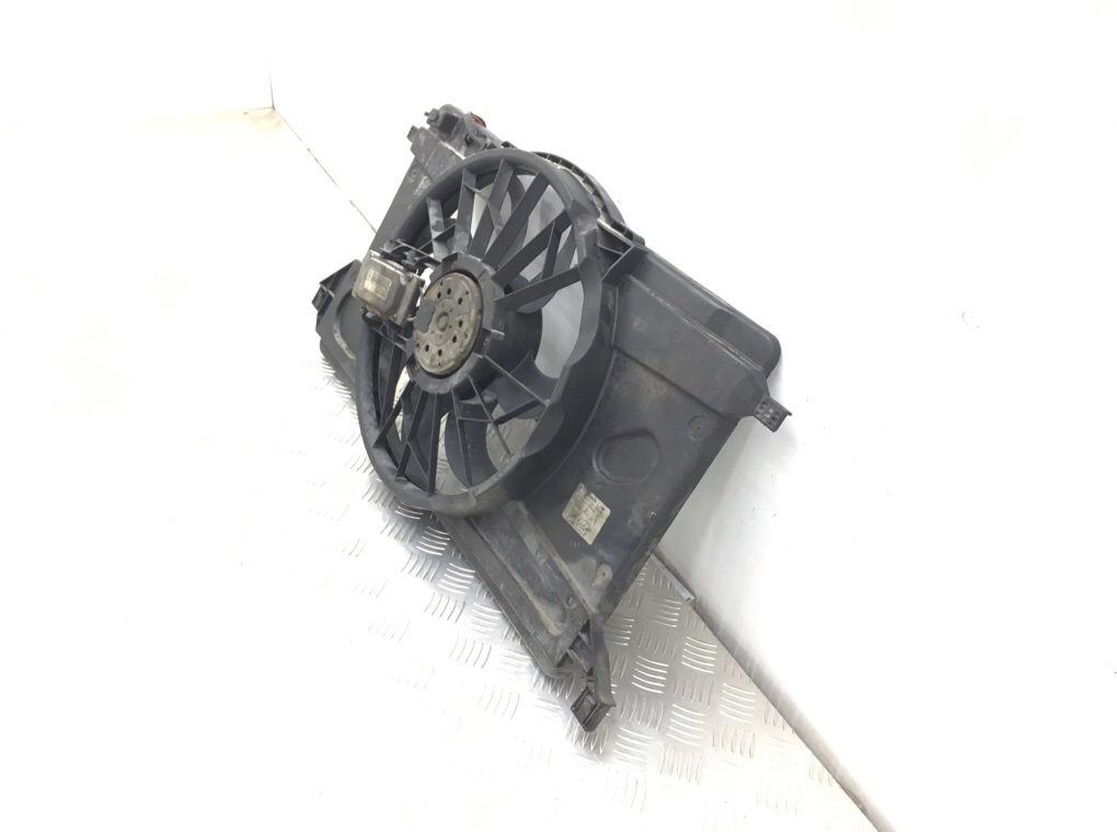 Вентилятор радиатора бу для Volvo S40  2.0 D,  2005 г.