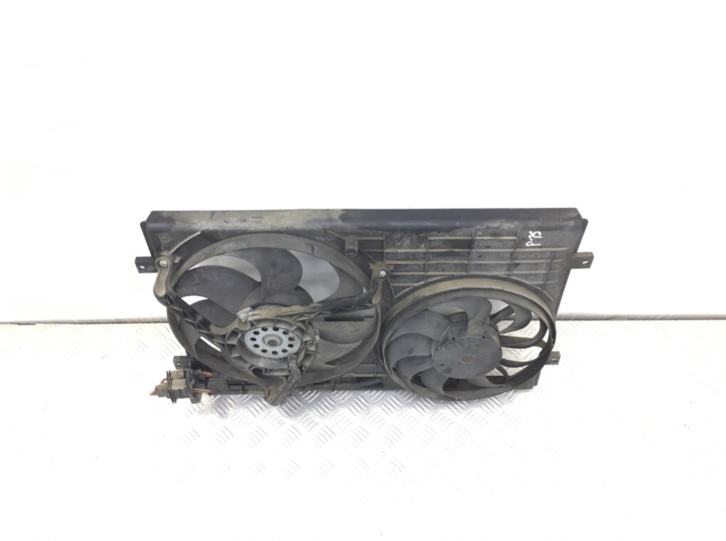 Вентилятор радиатора бу для Volkswagen Polo 4 1.9 SDi,  2004 г.