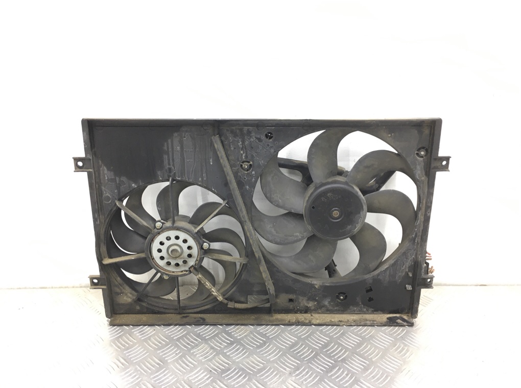 Вентилятор радиатора бу для Volkswagen Polo 4 1.9 SDi,  2004 г.