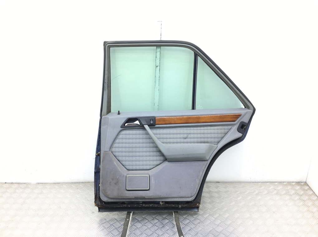 Дверь задняя правая бу для Mercedes E W124 2.3 i,  1992 г.