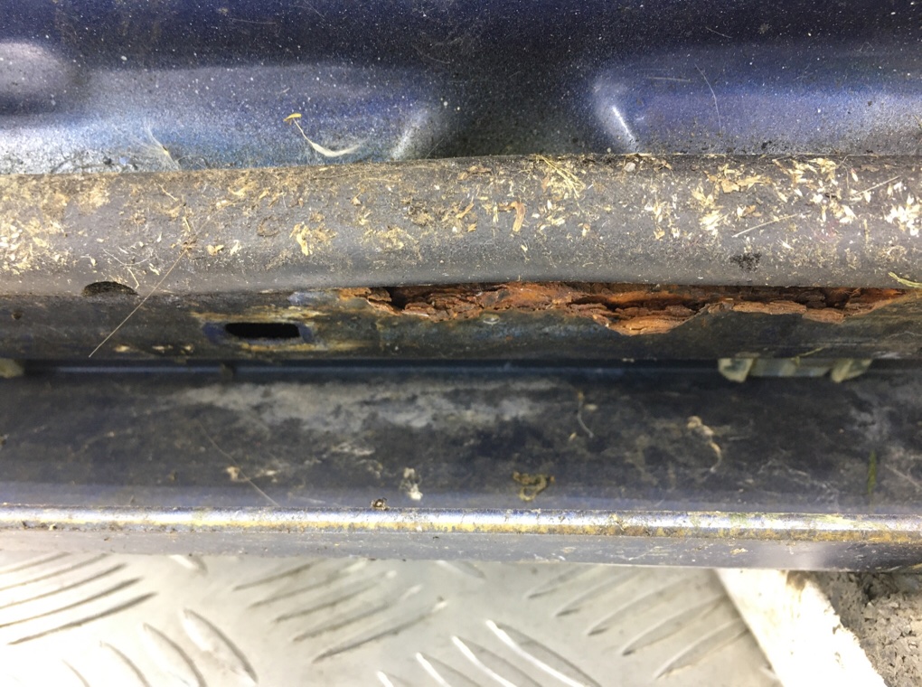 Дверь задняя правая бу для Mercedes E W124 2.3 i,  1992 г.