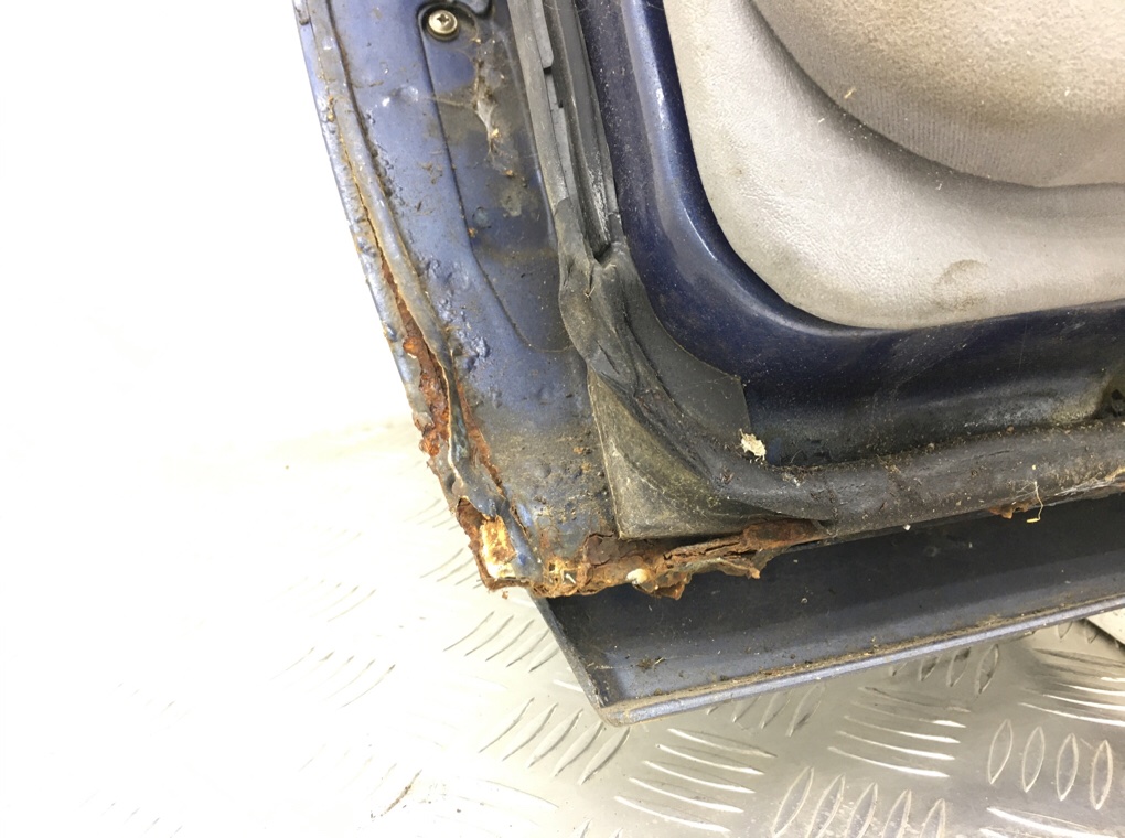 Дверь задняя правая бу для Mercedes E W124 2.3 i,  1992 г.