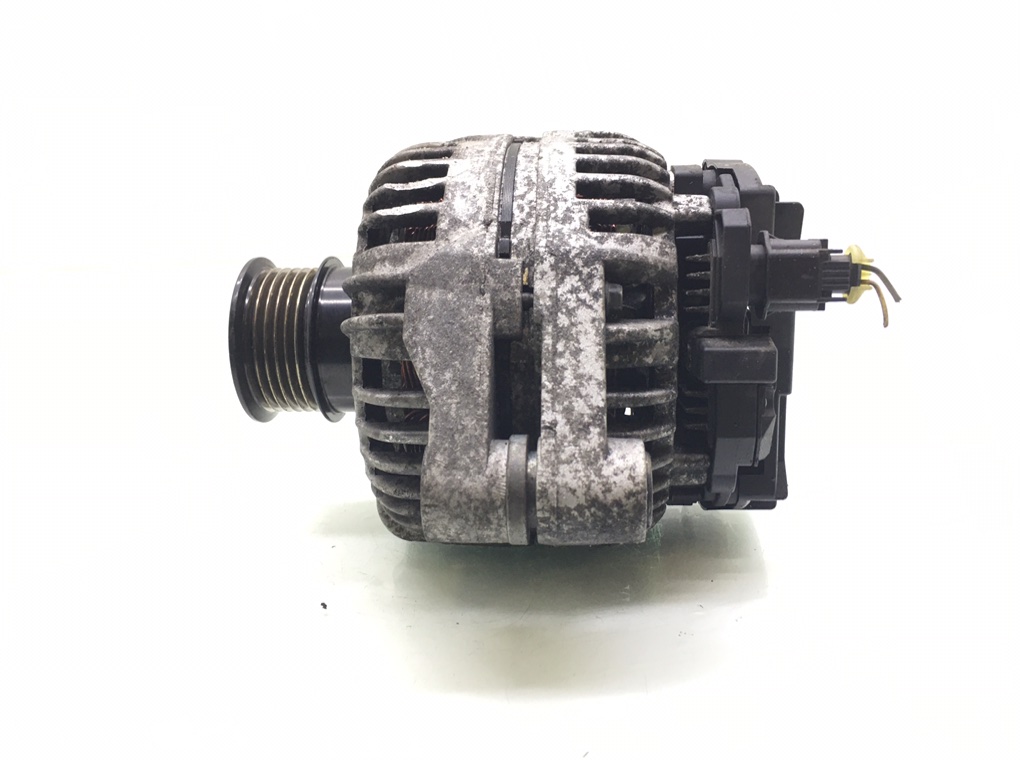 Генератор бу для Opel Zafira B 1.9 CDTi,  2010 г.