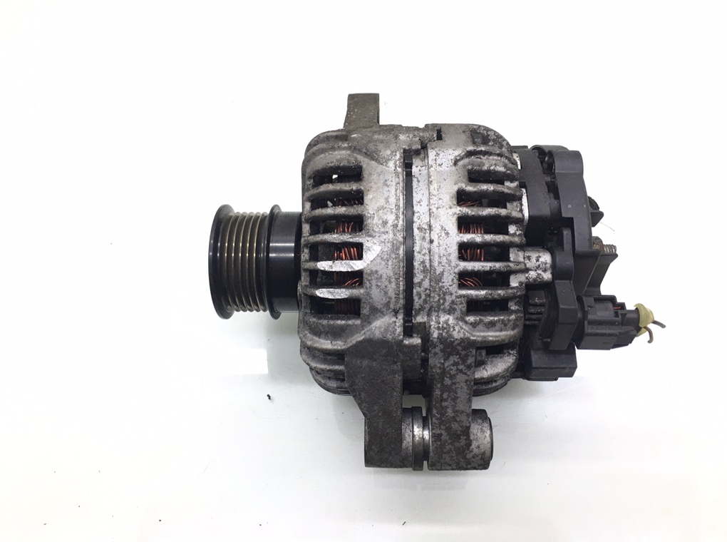 Генератор бу для Opel Zafira B 1.9 CDTi,  2010 г.