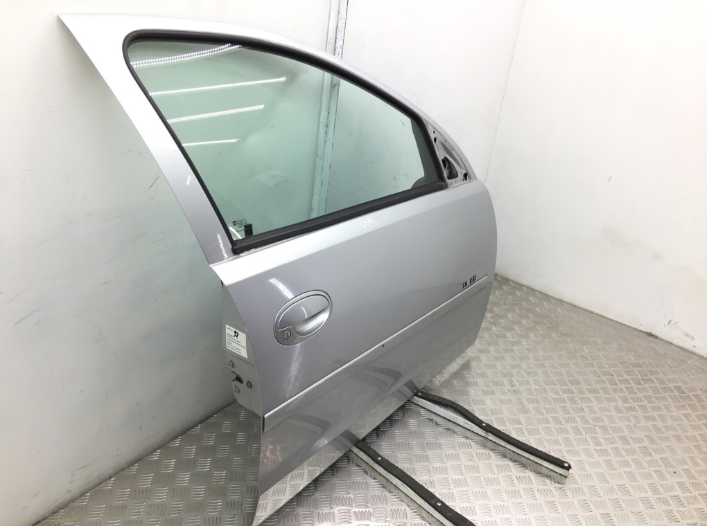 Дверь передняя правая бу для Opel Corsa C 1.4 i, 2004 г. Дверь передняя правая бу для Opel Corsa C 1.4 i, 2004 г.