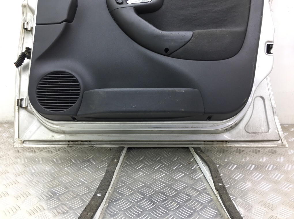 Дверь передняя правая бу для Opel Corsa C 1.4 i, 2004 г. Дверь передняя правая бу для Opel Corsa C 1.4 i, 2004 г.