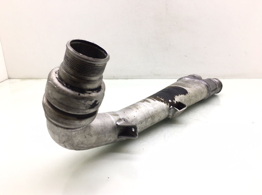 Патрубок интеркулера бу для Audi Q7  3.0 TDi,  2008 г.