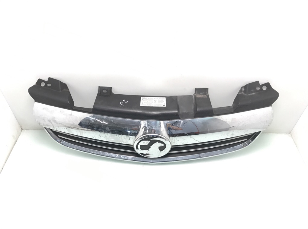 Решетка радиатора бу для Opel Zafira B 1.8 i,  2014 г.