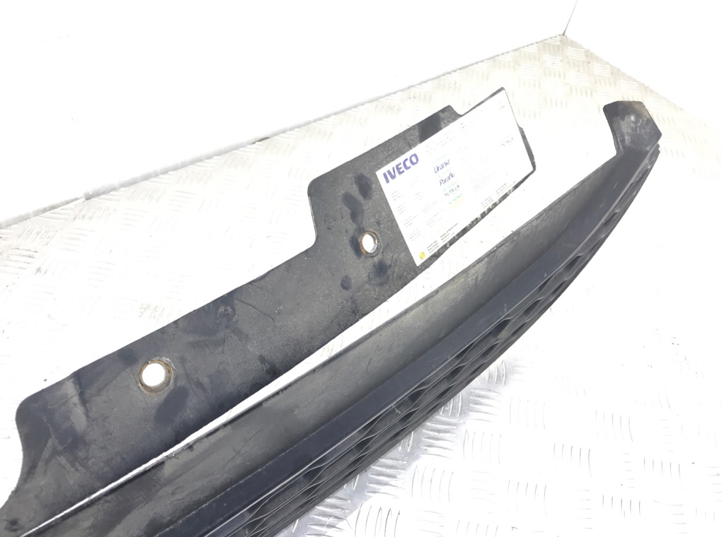 Решетка радиатора бу для Iveco Daily  2.3 D,  2015 г.