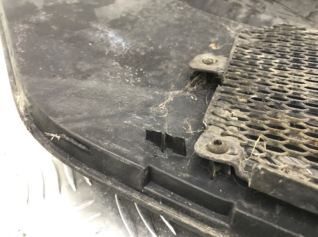 Решетка радиатора бу для Iveco Daily  2.3 D,  2015 г.