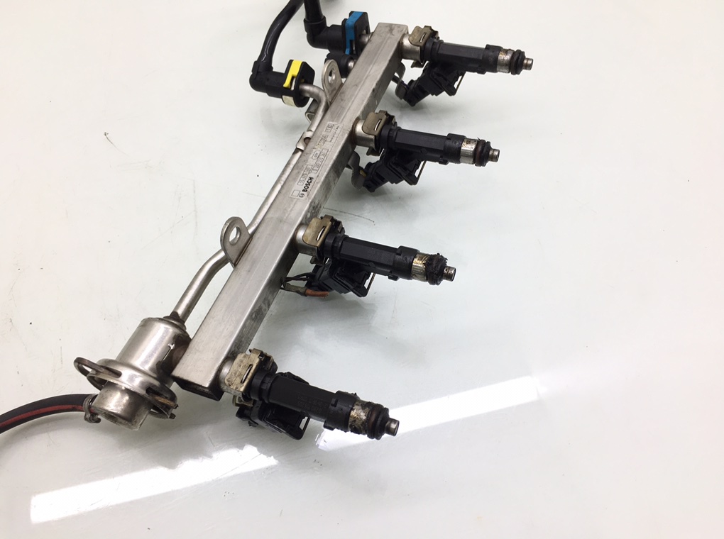 Топливная рампа бу для Opel Astra J 1.4 i,  2012 г.