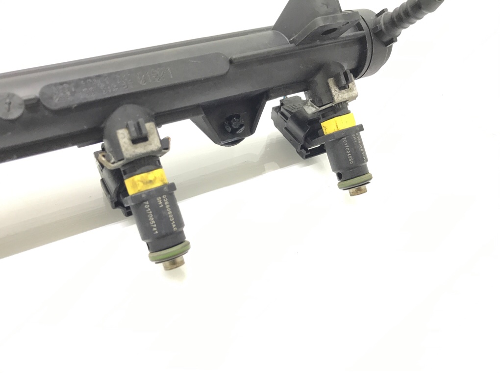 Топливная рампа бу для Volkswagen Polo 4 1.4 i, 2007 г. Топливная рампа бу для Volkswagen Polo 4 1.4 i, 2007 г.