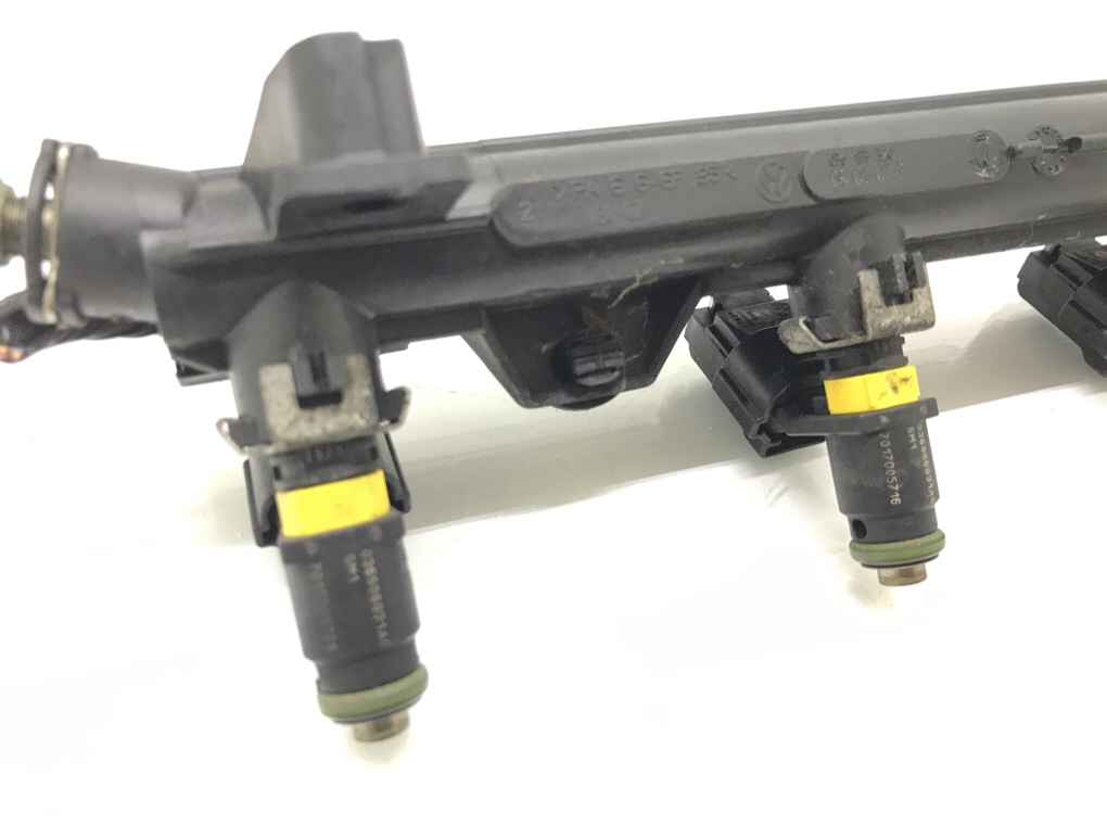 Топливная рампа бу для Volkswagen Polo 4 1.4 i, 2007 г. Топливная рампа бу для Volkswagen Polo 4 1.4 i, 2007 г.