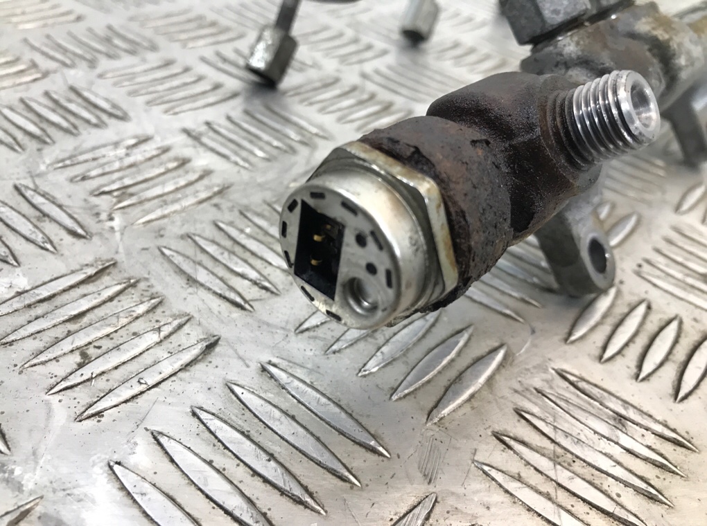 Топливная рампа бу для Hyundai ix35  2.0 CRDi,  2010 г.