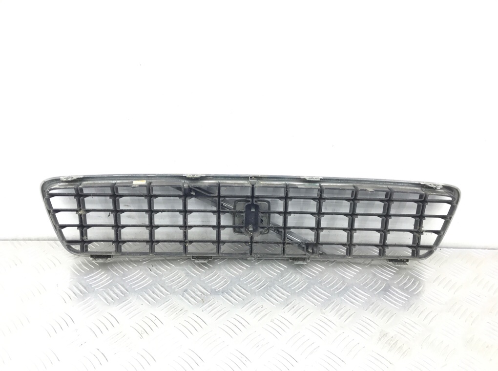 Решетка радиатора бу для Volvo V50  2.0 TD,  2006 г.