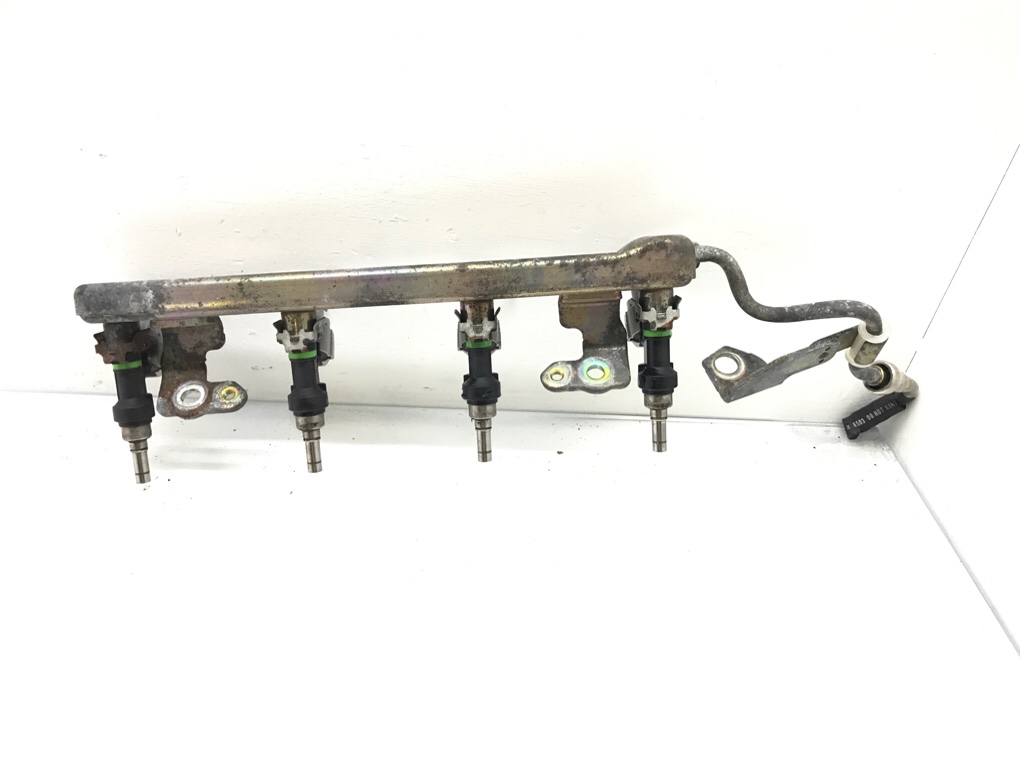 Топливная рампа бу для Nissan Micra K12 1.6 i,  2006 г.