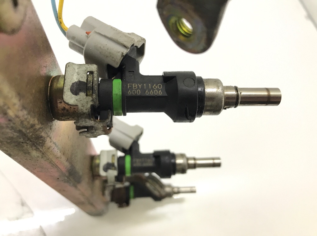 Топливная рампа бу для Nissan Micra K12 1.6 i,  2006 г.