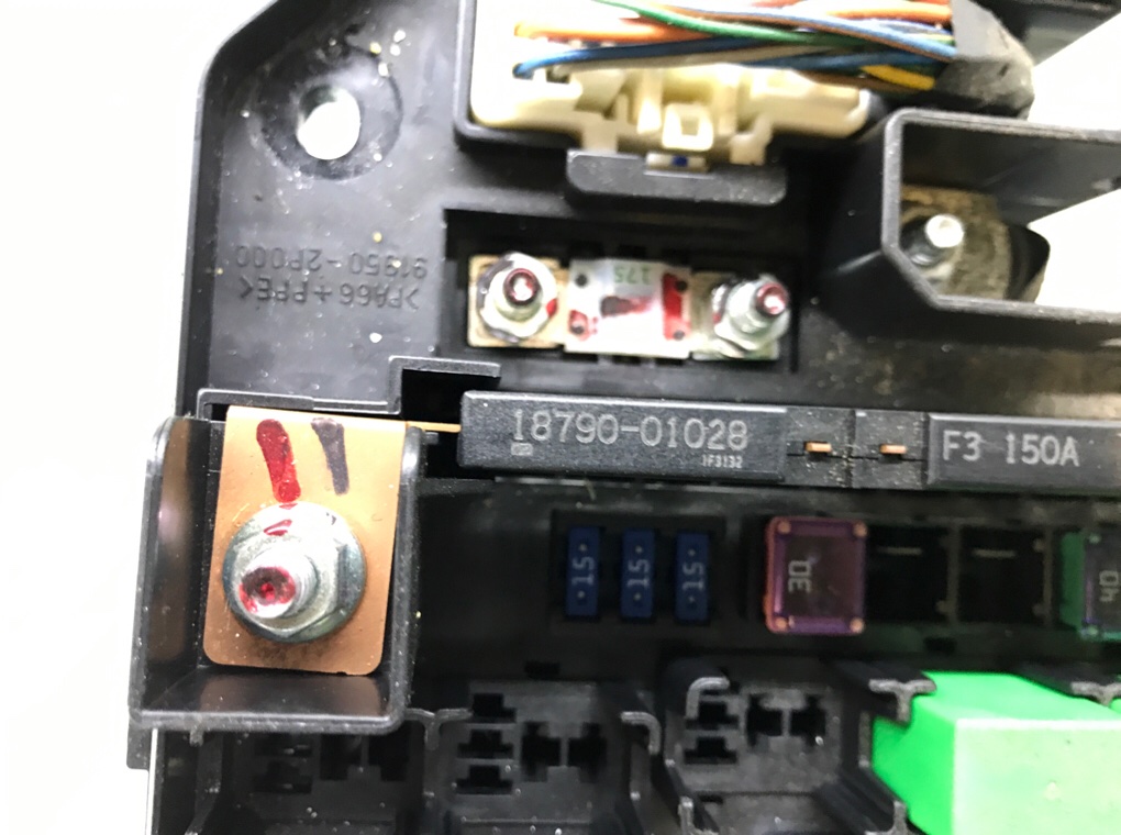 Блок предохранителей бу для Kia Sorento 2 2.2 CRDi,  2012 г.