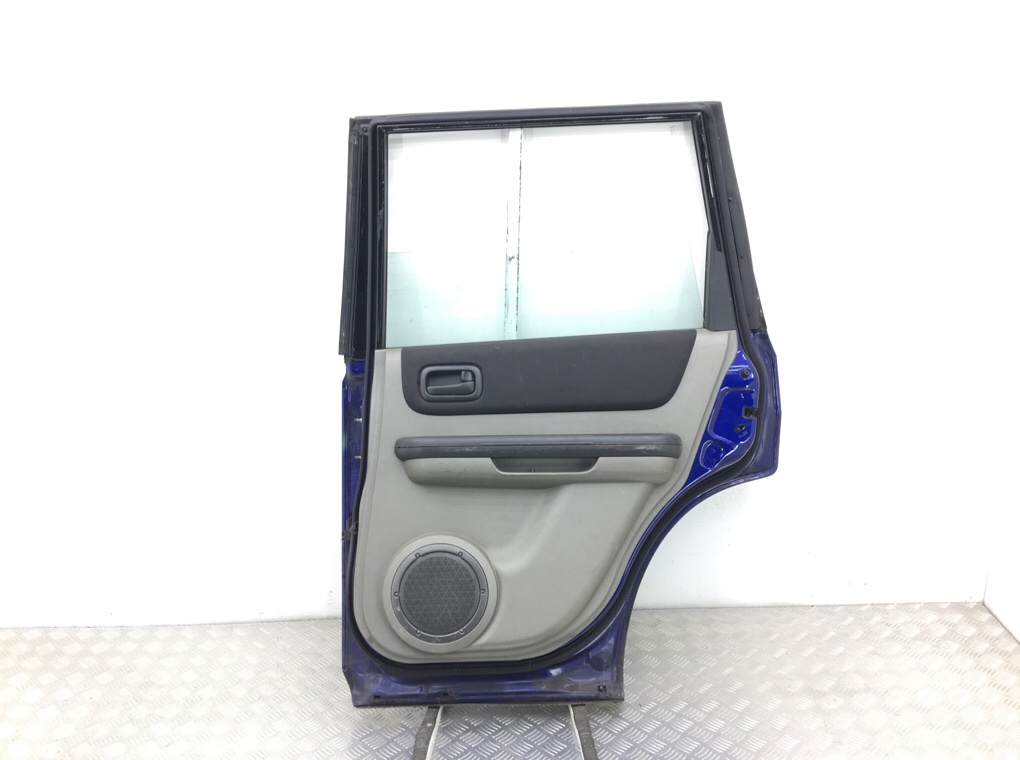 Дверь задняя правая бу для Nissan X-Trail T30 2.2 DCi,  2005 г.