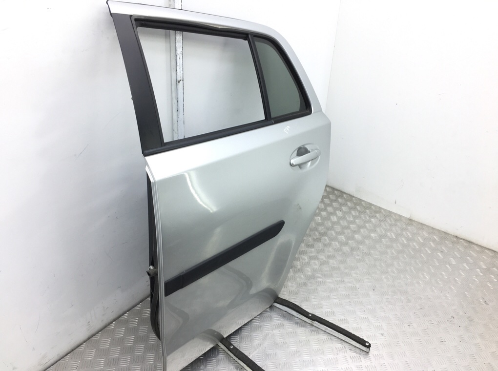 Дверь задняя левая бу для Toyota Urban Cruiser  1.4 D-4D,  2010 г.