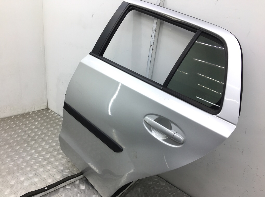 Дверь задняя левая бу для Toyota Urban Cruiser  1.4 D-4D,  2010 г.