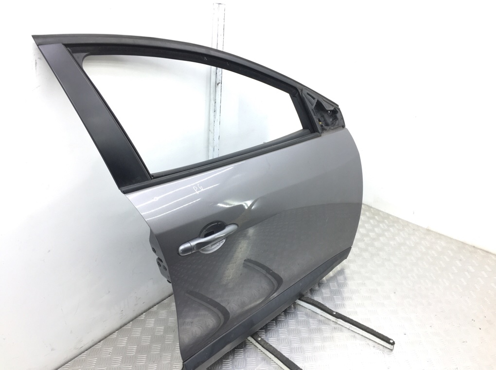 Дверь передняя правая бу для Renault Megane 3 1.6 i,  2010 г.