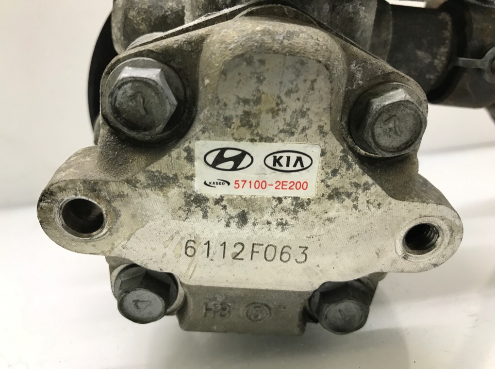 Насос гидроусилителя руля бу для Hyundai Tucson  2.0 CRDi,  2006 г.