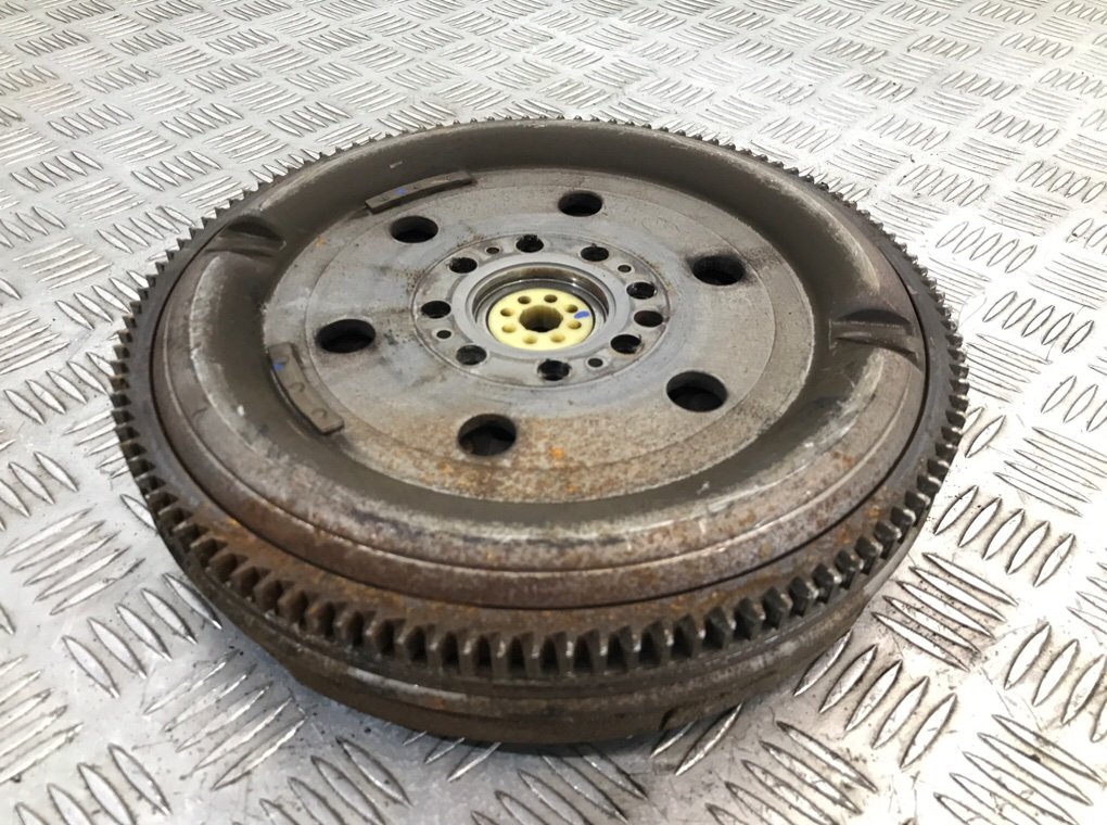 Маховик бу для Hyundai Tucson  2.0 CRDi,  2006 г.