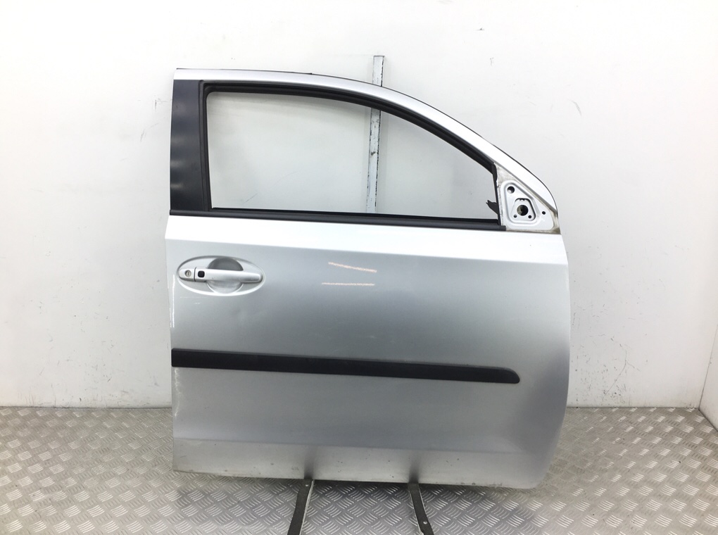 Дверь передняя правая бу для Toyota Urban Cruiser 1.4 D-4D, 2010 г.