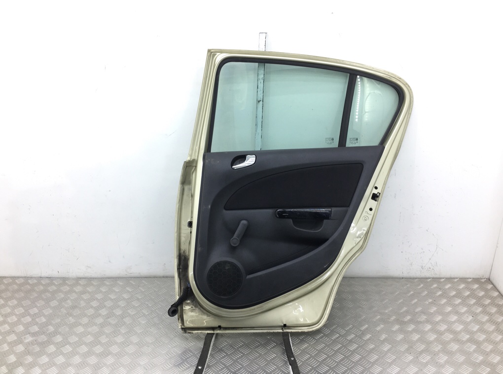 Дверь задняя правая бу для Opel Corsa D 1.4 i, 2008 г. Дверь задняя правая бу для Opel Corsa D 1.4 i, 2008 г.