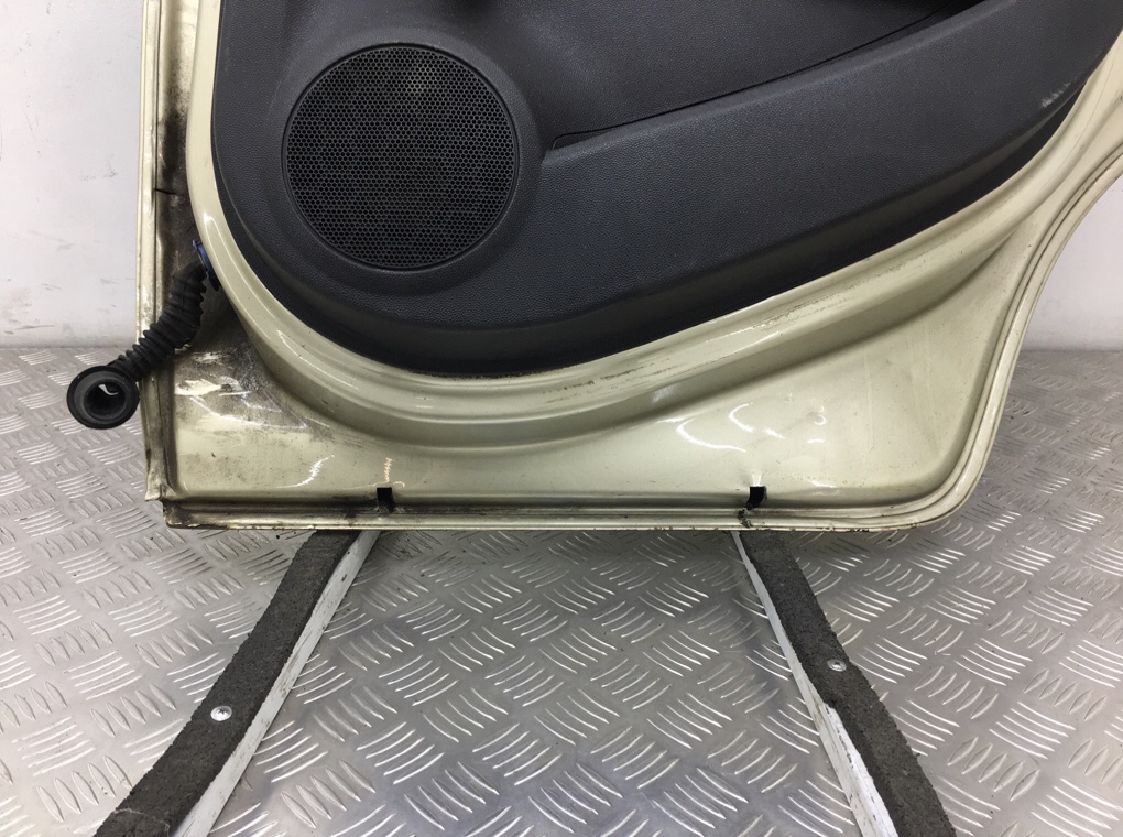 Дверь задняя правая бу для Opel Corsa D 1.4 i, 2008 г. Дверь задняя правая бу для Opel Corsa D 1.4 i, 2008 г.