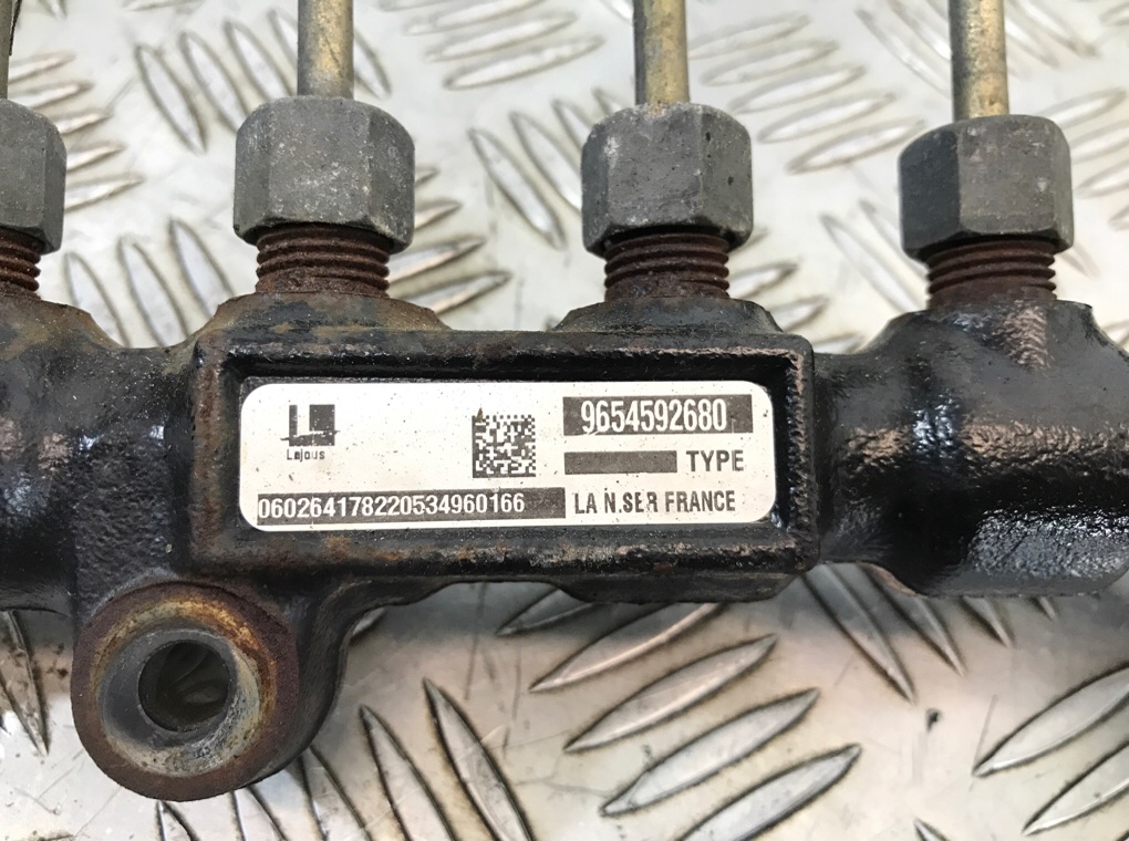 Топливная рампа бу для Peugeot 307  1.6 HDi,  2006 г.