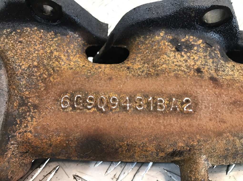 Коллектор выпускной бу для Peugeot 4007  2.2 HDi,  2009 г.