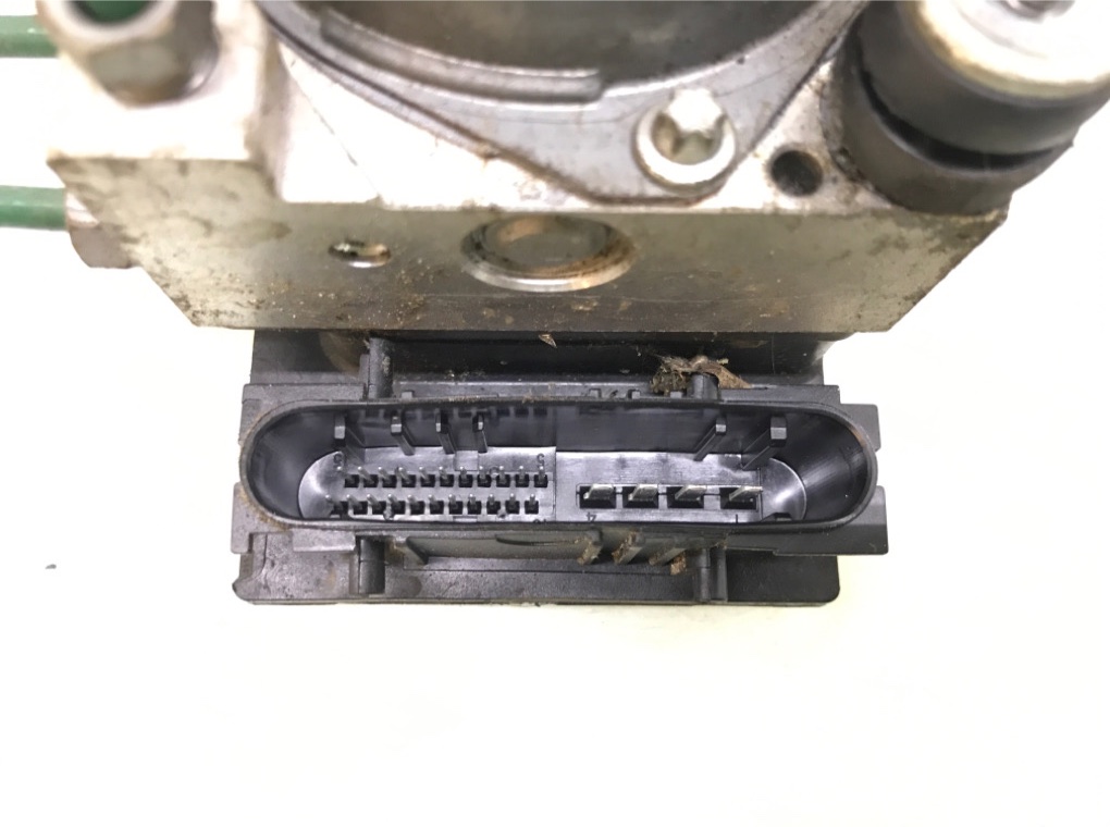 Блок ABS бу для Renault Clio 3 1.6 i,  2010 г.