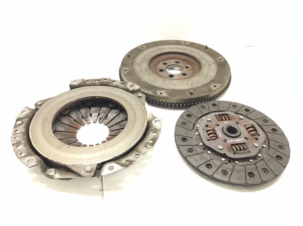 Комплект сцепления бу для Nissan Almera N16 1.5 i,  2003 г.