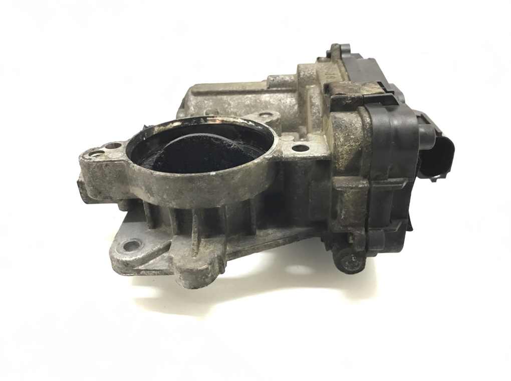 Заслонка дроссельная бу для Opel Astra H 1.9 CDTi, 2006 г. Заслонка дроссельная бу для Opel Astra H 1.9 CDTi, 2006 г.