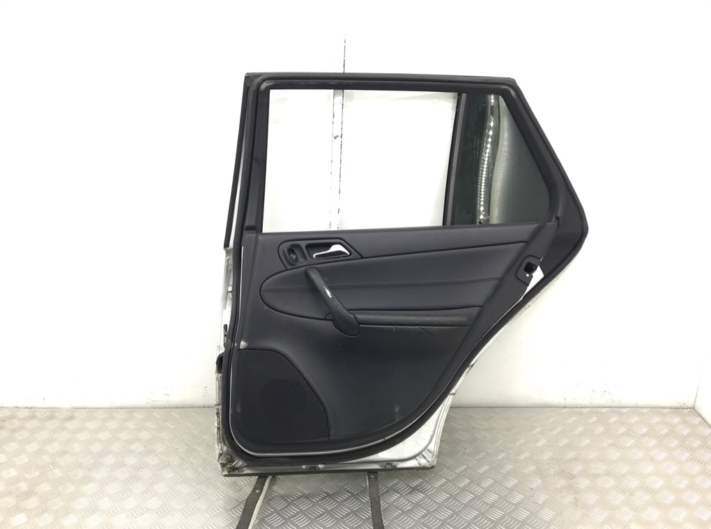 Дверь задняя правая бу для Mercedes C W203 1.8 i,  2005 г.