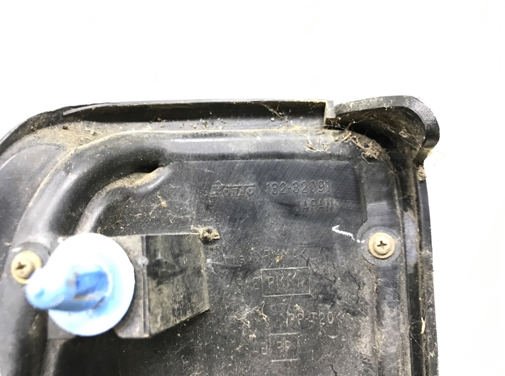 Фонарь задний правый бу для Suzuki Jimny 1.3 i, 2003 г. Фонарь задний правый бу для Suzuki Jimny 1.3 i, 2003 г.