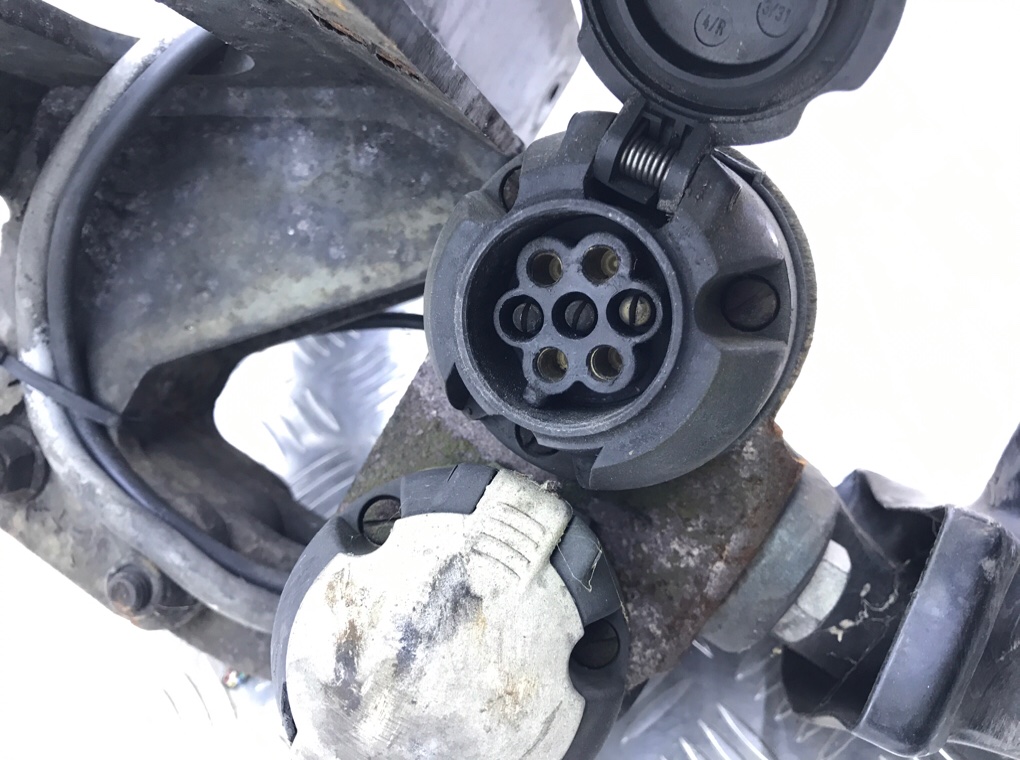 Прицепное устройство (фаркоп) бу для Volvo V50  2.0 TD,  2009 г.